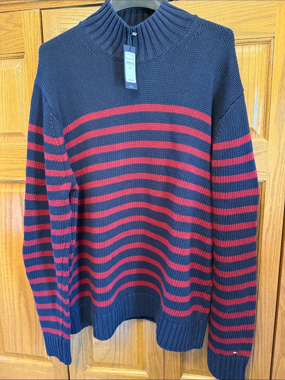 Tommy Hilfiger Navy and Red Stripe Menβs Knit Sweater-Large
